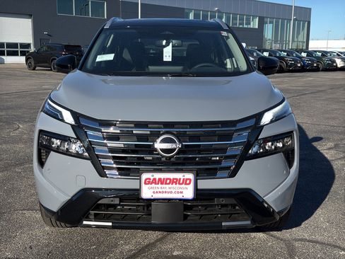 New 2026 Nissan Rogue Platinum AWD/4WD image 3