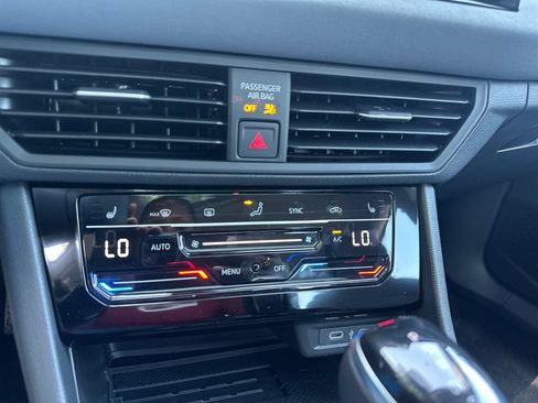 New 2026 Volkswagen Jetta SE FWD image 16