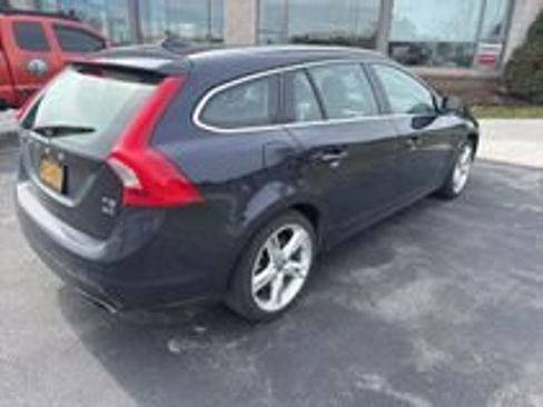 Used 2016 Volvo V60 T5 Premier image 5
