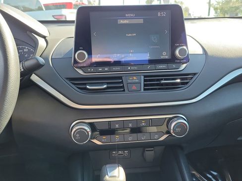 Certified 2025 Nissan Altima 2.5 S FWD image 11