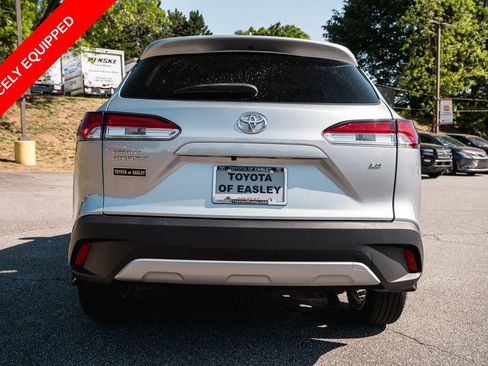 Certified 2024 Toyota Corolla Cross LE FWD image 6