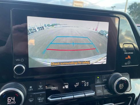 Used 2024 Toyota Highlander XSE FWD image 22