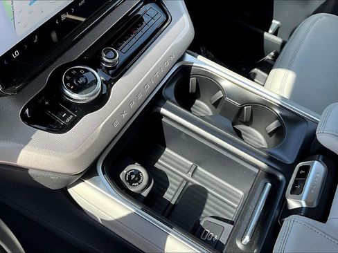 New 2026 Ford Expedition Max Active AWD/4WD image 8