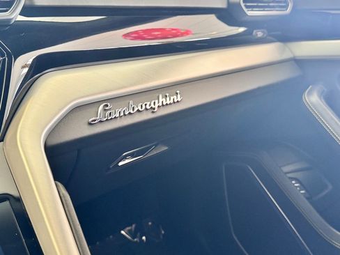 Used 2021 Lamborghini Urus image 56
