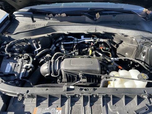 Used 2022 Ford Explorer XLT image 41