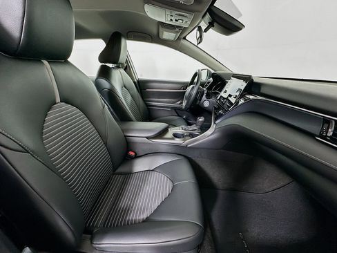 Used 2023 Toyota Camry SE image 29