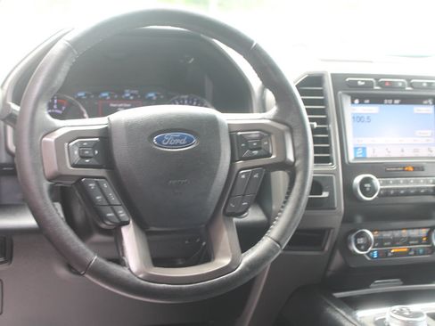 Used 2019 Ford Expedition XLT w/ Equipment Group 202A RWD image 18