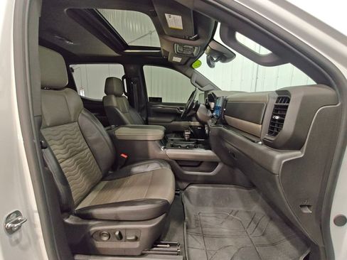Used 2024 Chevrolet Silverado 1500 ZR2 w/ Technology Package AWD/4WD image 37