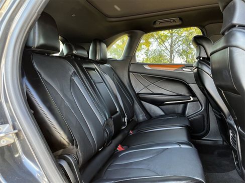 Used 2019 Lincoln MKC Reserve image 27