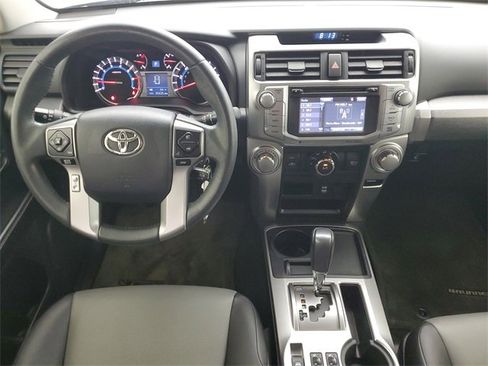 Used 2017 Toyota 4Runner SR5 Premium image 15