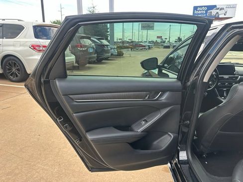 Used 2021 Honda Accord EX-L image 11