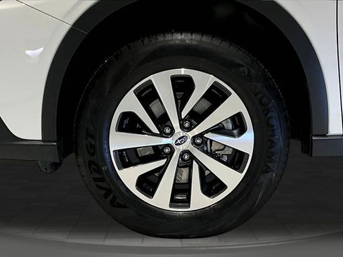 Used 2022 Subaru Outback Premium image 31