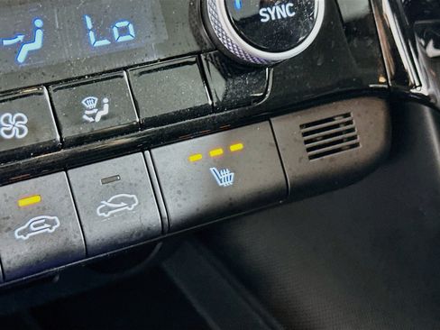 Used 2025 Hyundai Elantra SEL FWD image 26
