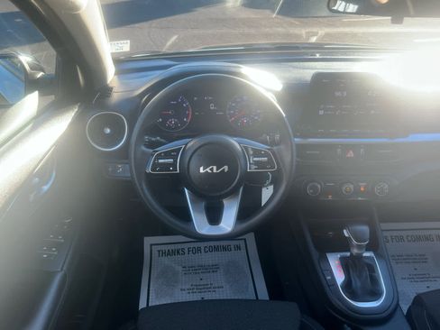 Used 2023 Kia Forte LXS w/ LXS Technology Package image 2