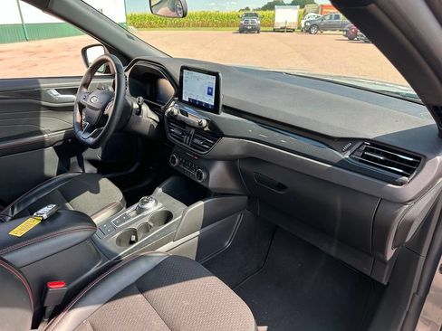 Used 2025 Ford Escape ST-Line Select AWD/4WD image 31