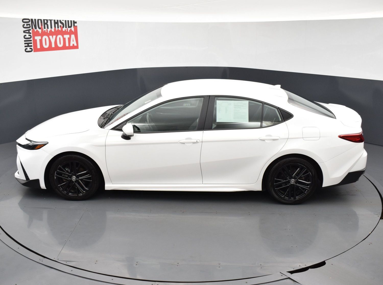 Used 2025 Toyota Camry SE FWD image 18