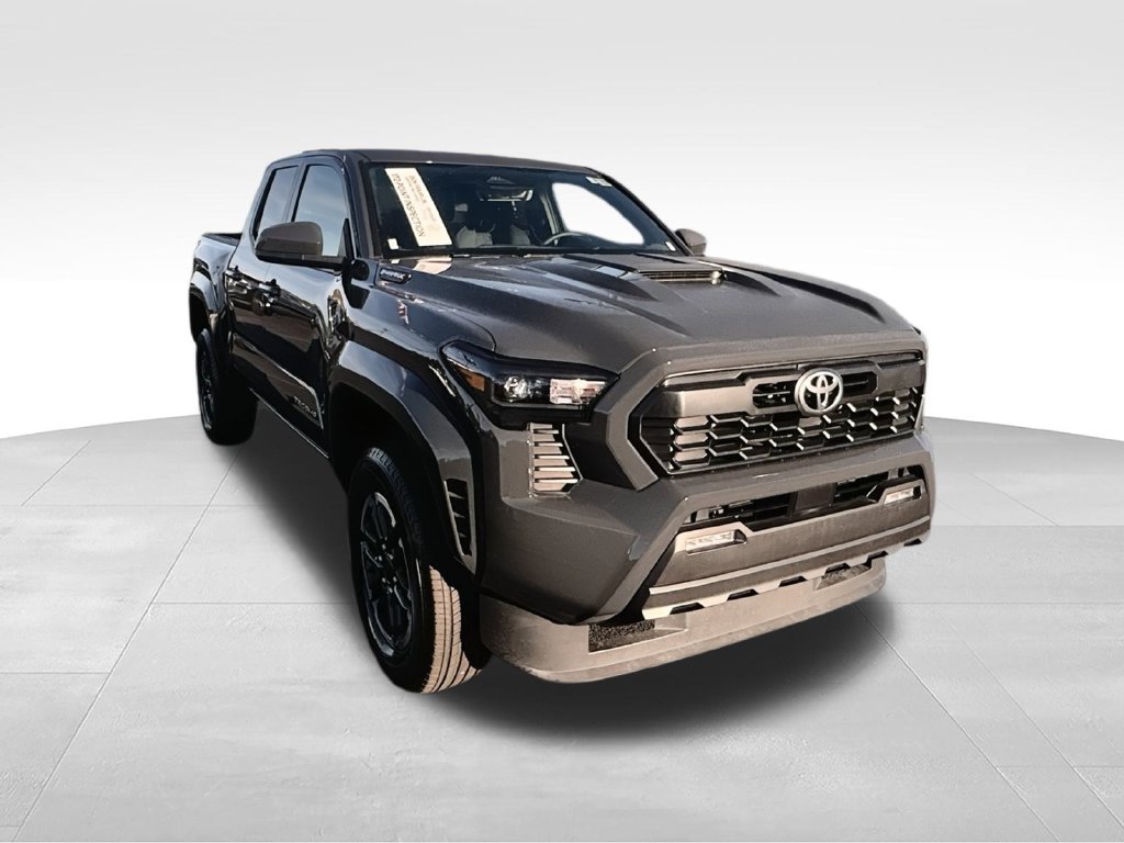 Used 2025 Toyota Tacoma TRD Sport AWD/4WD image 2