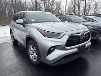 Used 2024 Toyota Highlander LE video 1