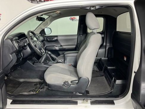 Used 2017 Toyota Tacoma SR AWD/4WD image 21