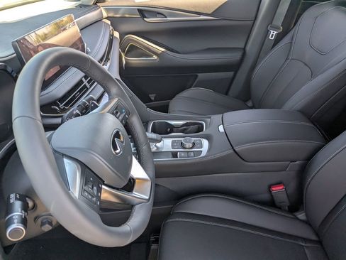 Certified 2026 INFINITI QX60 Luxe w/ Cargo Package FWD image 12