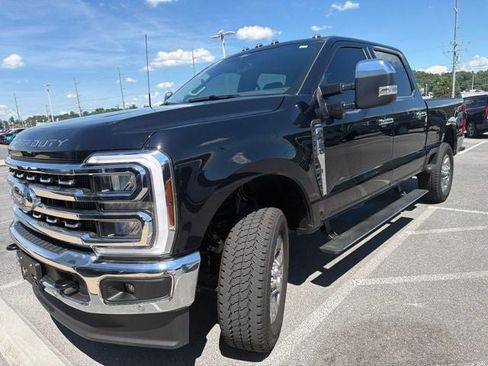 Used 2025 Ford F350 Lariat w/ Lariat Ultimate Package AWD/4WD image 3