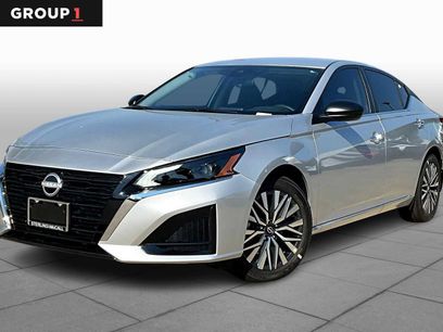 New 2025 Nissan Altima 2.5 SV