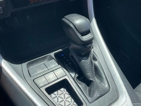 Used 2020 Toyota RAV4 XLE w/ Carpet Mat Package FWD image 7