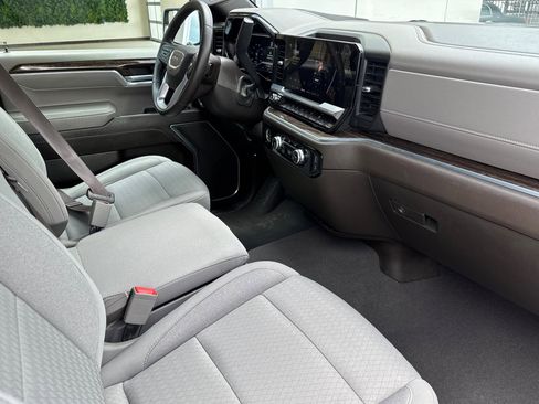 Used 2023 GMC Sierra 1500 SLE image 15