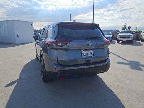 Used 2026 Nissan Rogue SV FWD image 7
