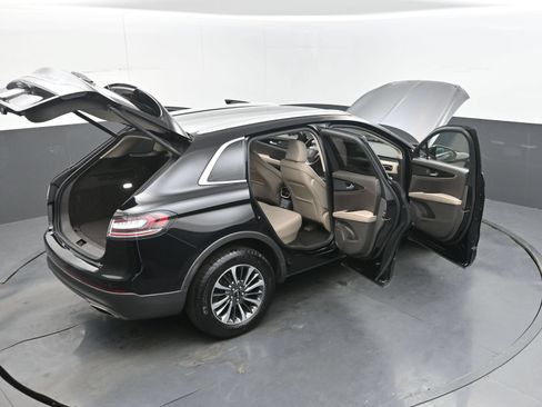 Used 2023 Lincoln Nautilus AWD w/ Premium Package image 47