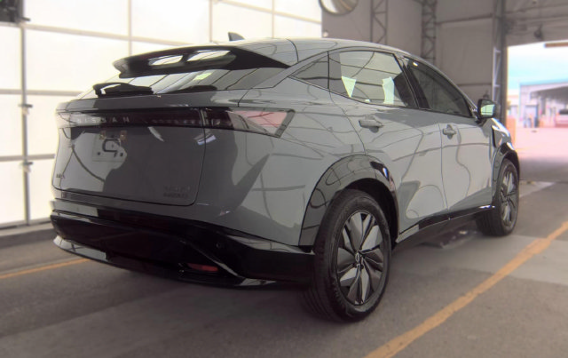Used 2024 Nissan Ariya AWD image 4