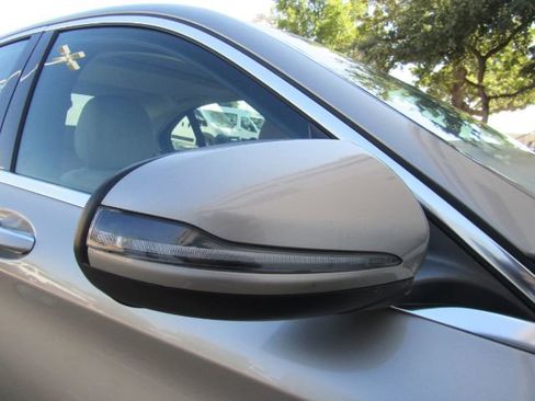 Used 2019 Mercedes-Benz C 300 Sedan image 25