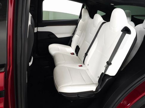 Used 2023 Tesla Model X image 38