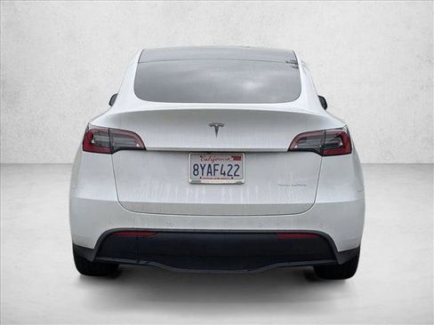 Used 2021 Tesla Model Y Long Range image 6