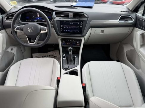 Used 2024 Volkswagen Tiguan SE AWD/4WD image 14