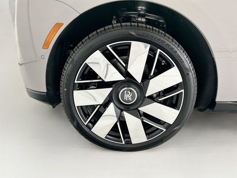 New 2026 Rolls-Royce Cullinan AWD/4WD image 29
