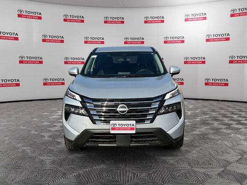 Used 2024 Nissan Rogue SV image 12