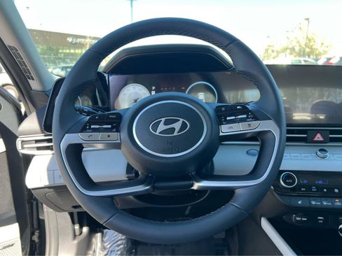New 2026 Hyundai Elantra Limited FWD image 34
