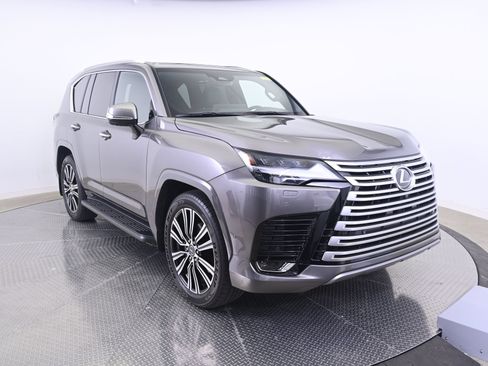 Used 2026 Lexus LX 700h Luxury AWD/4WD image 9