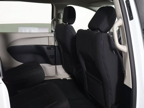 Used 2023 Chrysler Voyager LX FWD image 23