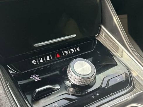 Used 2022 Jeep Wagoneer Series III w/ Convenience Group I AWD/4WD image 23