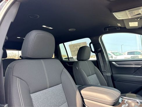 New 2026 GMC Acadia Elevation image 5