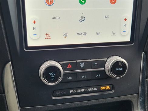 Used 2022 Ford Edge Titanium image 25