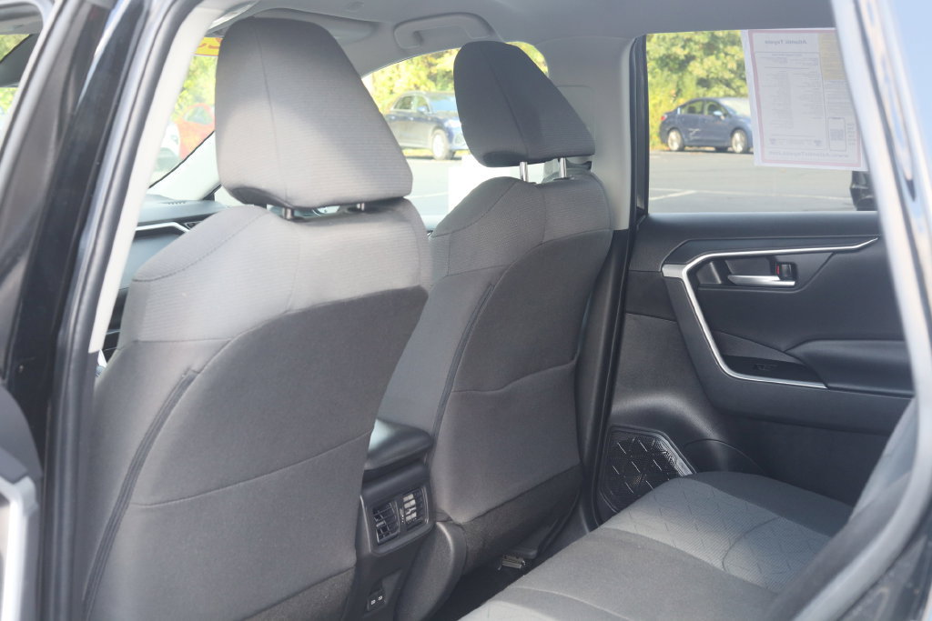 Used 2023 Toyota RAV4 XLE AWD/4WD image 22
