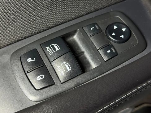 Used 2018 Dodge Challenger SXT RWD image 18