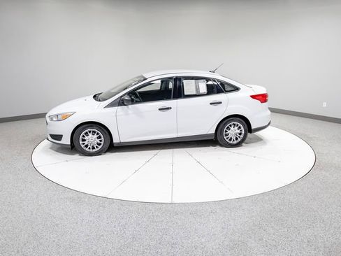 Used 2018 Ford Focus S image 32