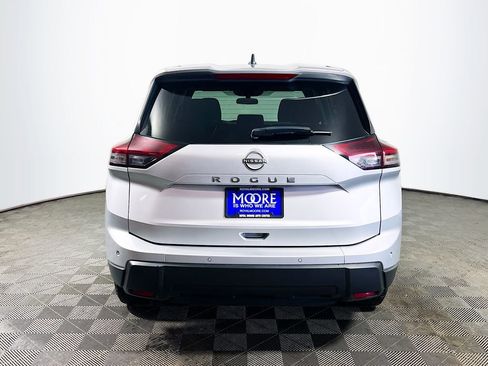 Used 2024 Nissan Rogue S FWD image 6