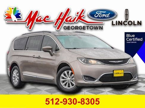 Used 2017 Chrysler Pacifica Touring-L image 1