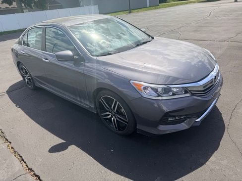 Used 2017 Honda Accord Sport image 3