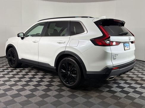 Used 2024 Honda CR-V Sport Touring image 2